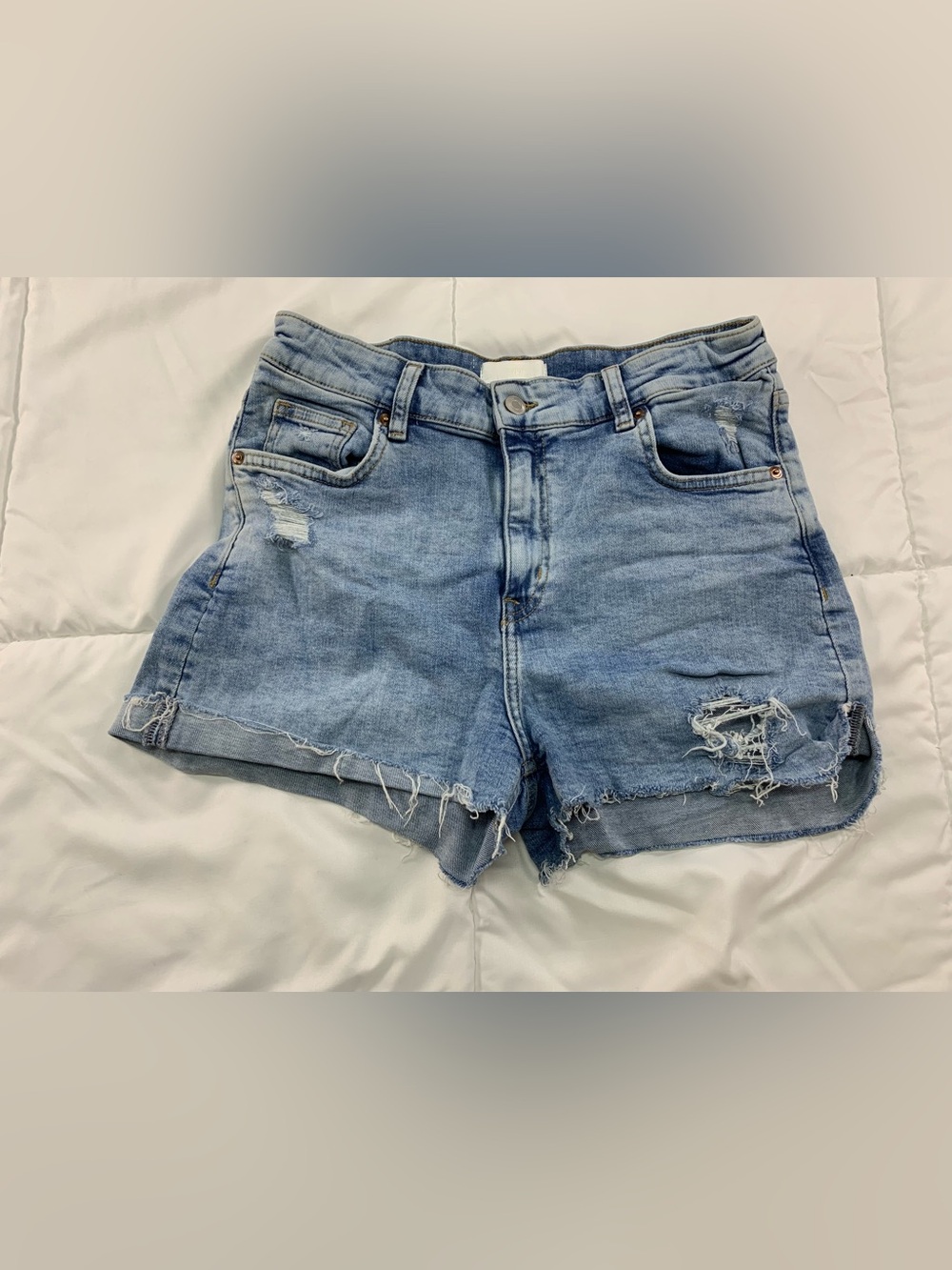 Preloved H&M jean shorts size 10